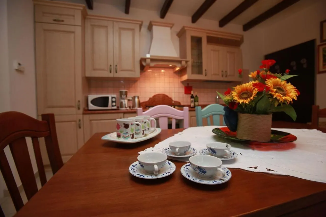 Cozy Villa With Large Garden Near The Beach Rosolina Mare Italy