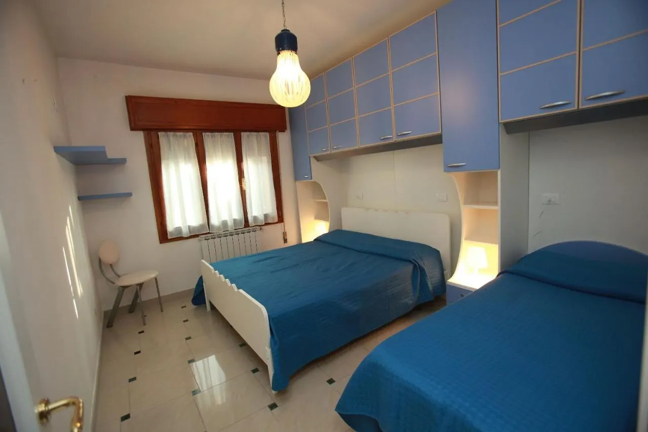 Cozy Villa With Large Garden Near The Beach Rosolina Mare